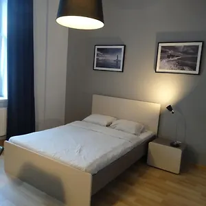 one-more-night-apartment-poznan-old-town.poznan-hotels.com/